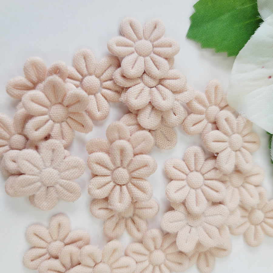 Small Quilt Flowers - #35 - Oat - 25 units