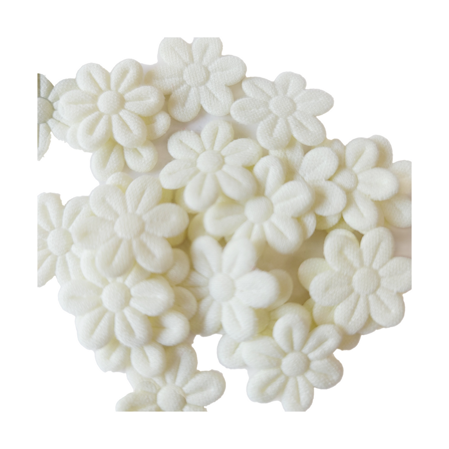 Small Quilt Flowers - #11 - Buttermilk - 25 units