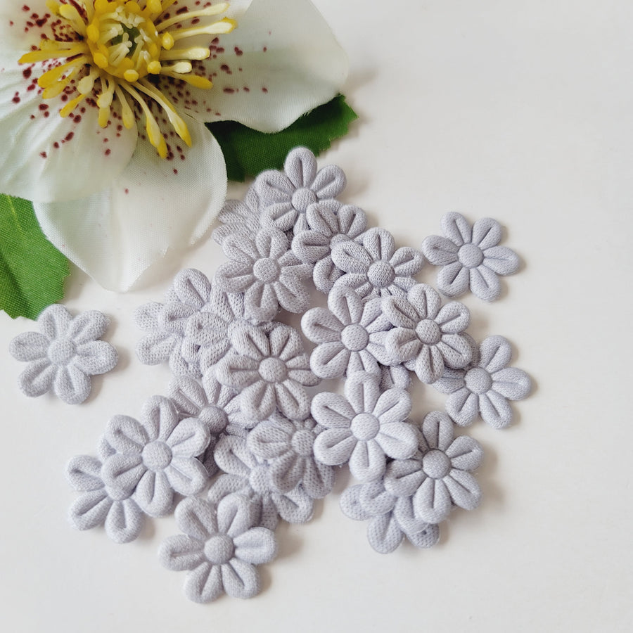 Small Quilt Flowers - #34 - Grey - 25 units